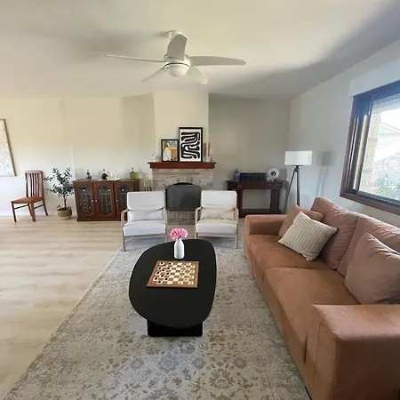 Mercedes Villa